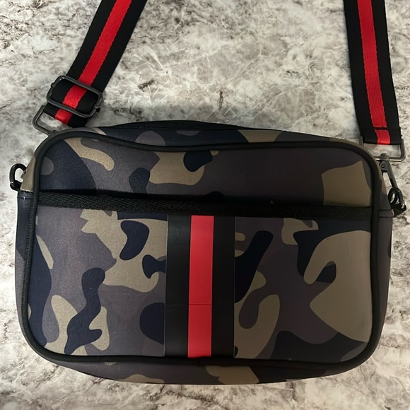 Camo Neoprene Crossbody Bag - Picture 1 of 4